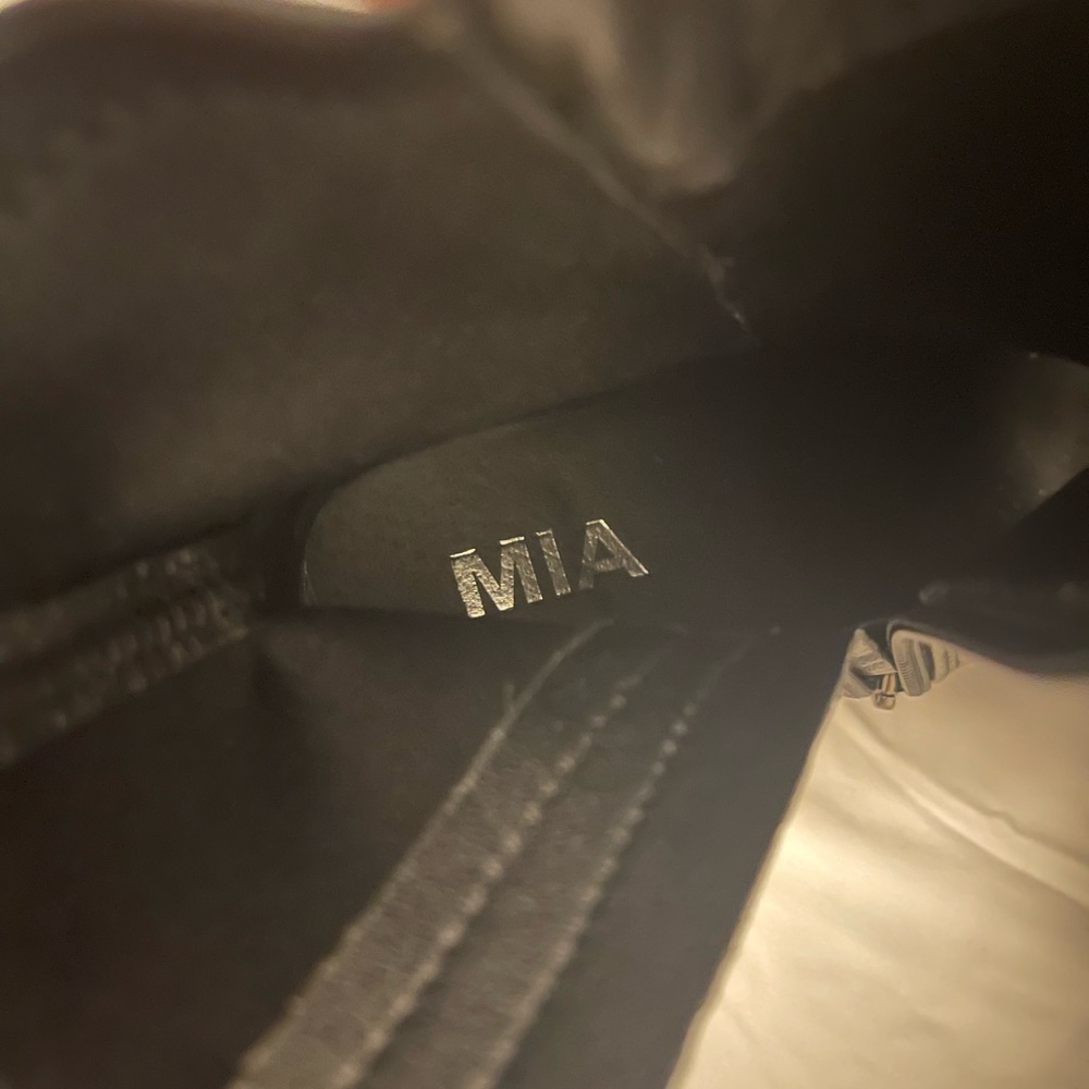 MIA Sleek Black Ankle Booties - Picture 9 of 10